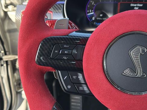 Used 2020 Ford Mustang Shelby GT500 w/ Technology Package image 17