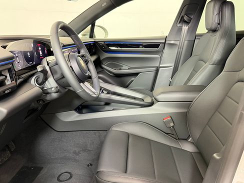 New 2026 Porsche Macan Electric image 5