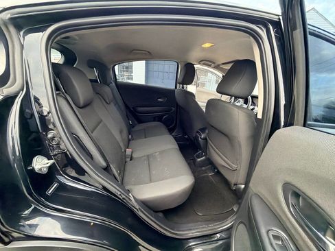 Used 2019 Honda HR-V LX image 9