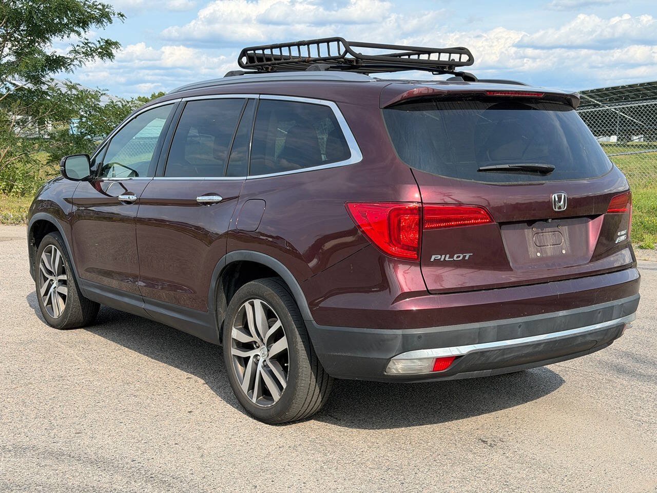 Used 2017 Honda Pilot Elite image 3
