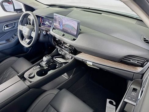 New 2026 Nissan Rogue Platinum image 32