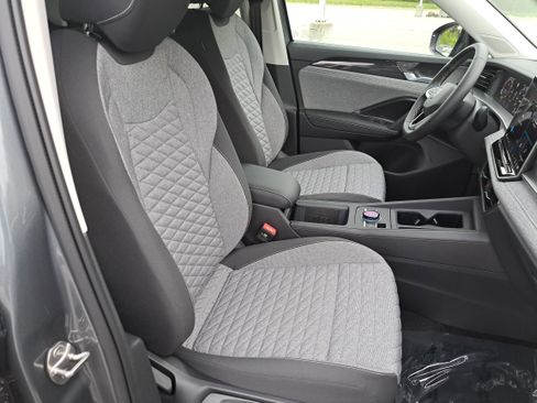New 2026 Volkswagen Tiguan S FWD image 10