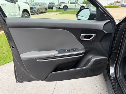 Used 2025 Kia K4 FWD image 8