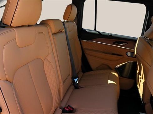 New 2025 Jeep Grand Cherokee Summit image 18