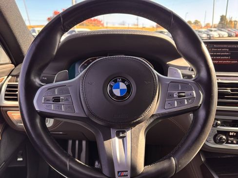 Used 2022 BMW 750i xDrive w/ Executive Package image 4