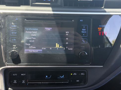 Used 2019 Toyota Corolla SE FWD image 10