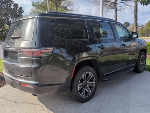 Used 2024 Jeep Wagoneer 2WD w/ Premium Group I image 10