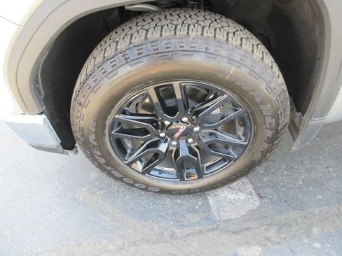 Certified 2026 GMC Sierra 1500 SLE RWD image 14