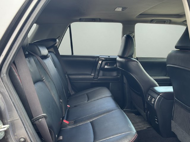 Used 2017 Toyota 4Runner TRD Off-Road Premium AWD/4WD image 12
