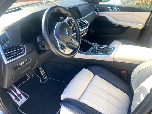 Used 2022 BMW X5 xDrive40i w/ M Sport Package image 8