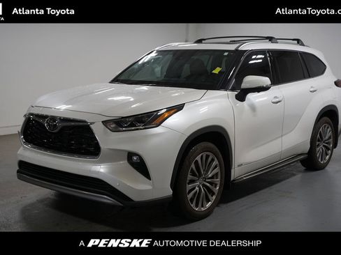 Used 2025 Toyota Highlander Limited AWD/4WD image 1
