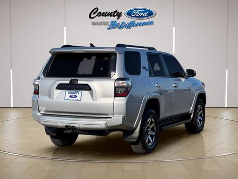 Used 2024 Toyota 4Runner TRD Off-Road AWD/4WD image 9