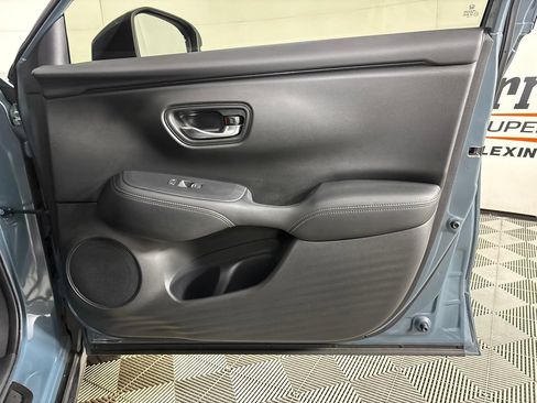 Used 2025 Honda HR-V EX-L image 28