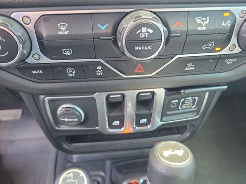 Used 2024 Jeep Wrangler Sport AWD/4WD image 22