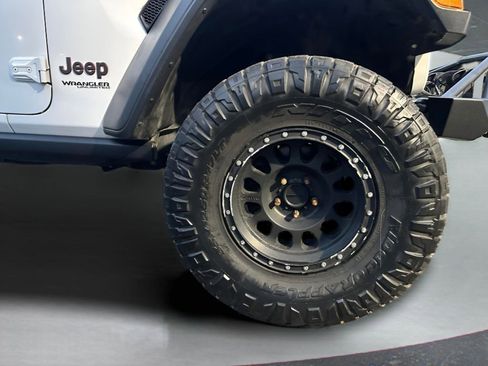 Used 2020 Jeep Wrangler Unlimited Rubicon w/ Safety Group image 35