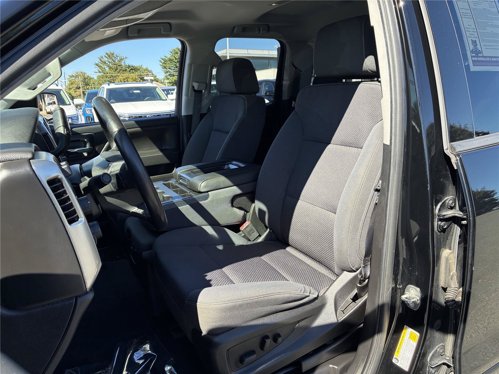 Used 2018 Chevrolet Silverado 1500 LT w/ Midnight Edition AWD/4WD image 22