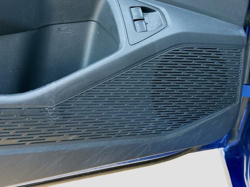 Used 2023 Volkswagen Jetta SE w/ Panoramic Sunroof Package image 22