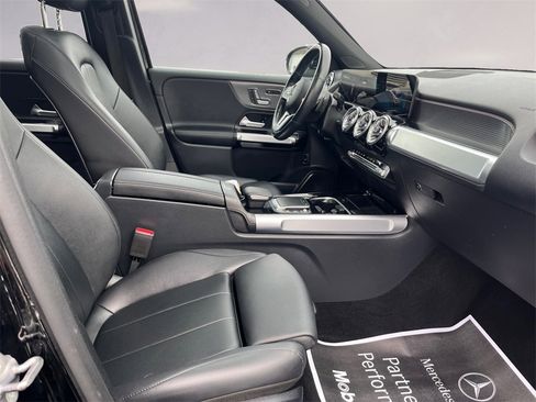 Certified 2022 Mercedes-Benz GLB 250 4MATIC image 15