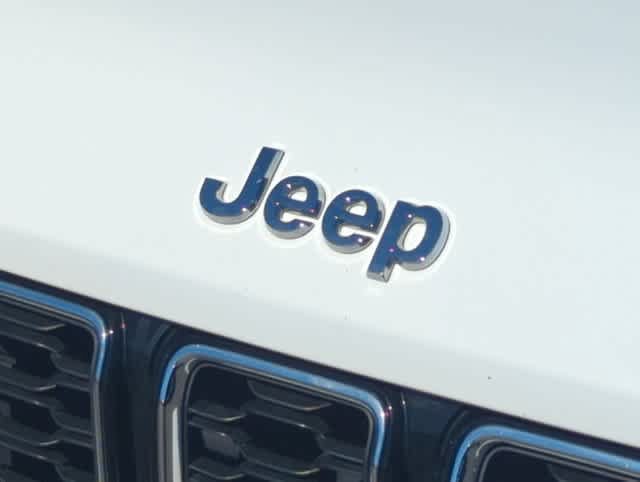Used 2023 Jeep Grand Cherokee L Limited AWD/4WD image 12