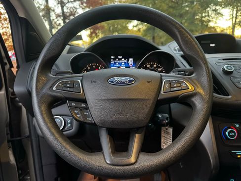 Used 2017 Ford Escape SE image 20