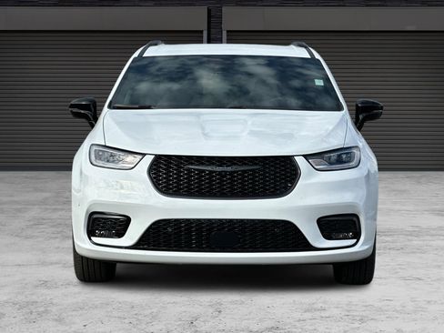 New 2026 Chrysler Pacifica Select image 10