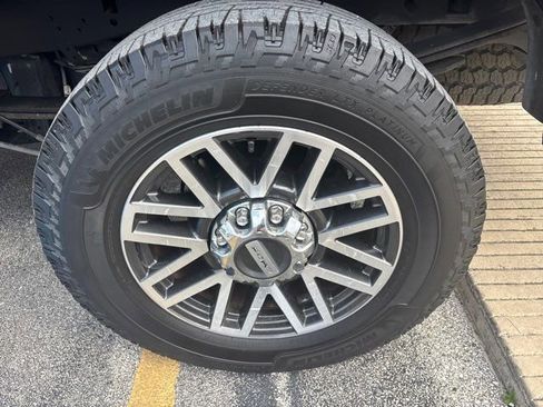 Used 2019 Ford F250 Lariat w/ Lariat Ultimate Package AWD/4WD image 9