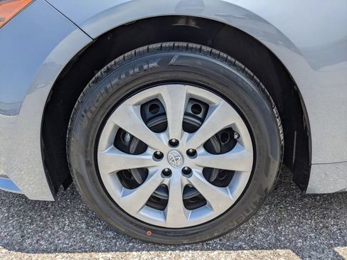 Used 2022 Toyota Corolla LE FWD image 10