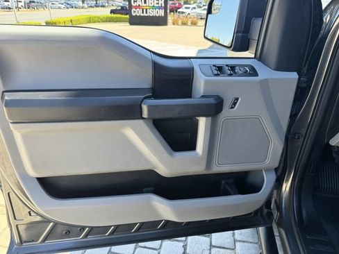 Used 2017 Ford F150 XL w/ Equipment Group 101A Mid AWD/4WD image 18