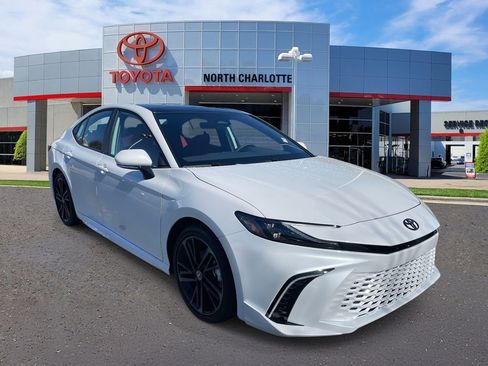 Used 2026 Toyota Camry XSE image 3