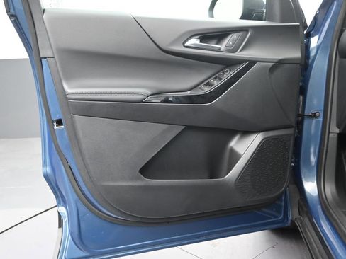 Used 2026 Chevrolet Equinox LT w/ Safety and Technology Package FWD image 10