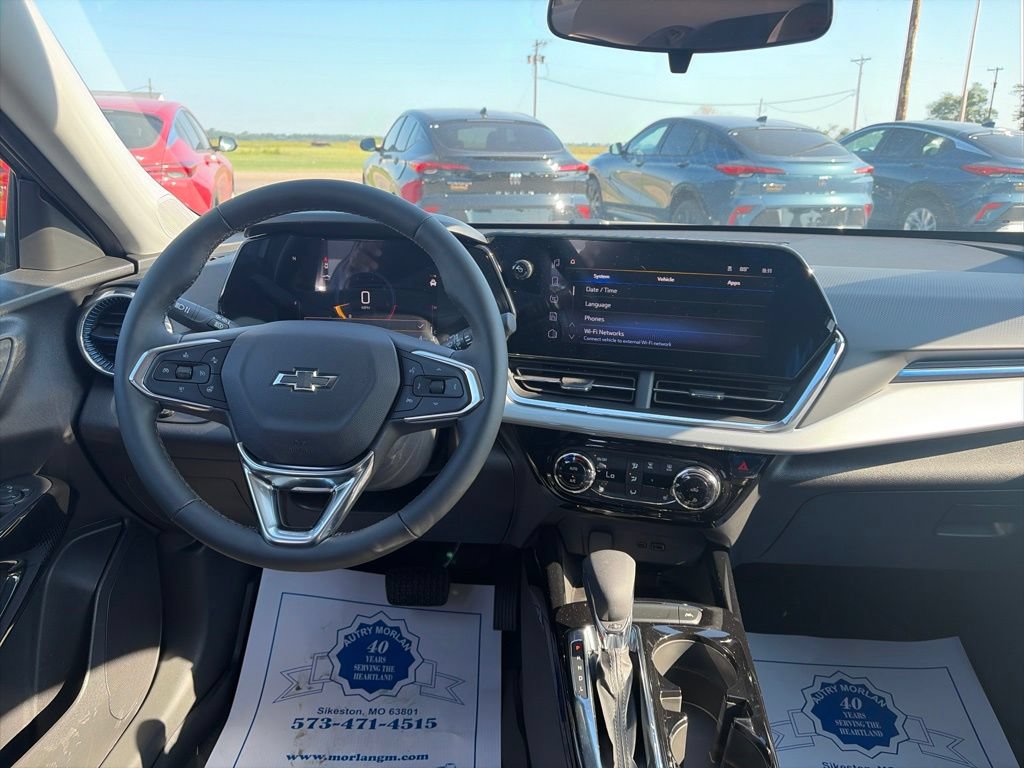 New 2026 Chevrolet Trax LT w/ Sunroof Package FWD image 14