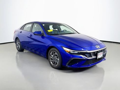 Used 2024 Hyundai Elantra SEL FWD image 8