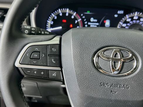 Used 2026 Toyota Highlander XLE AWD/4WD image 18