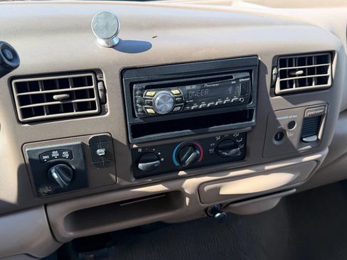 Used 1999 Ford F250 Lariat AWD/4WD image 12