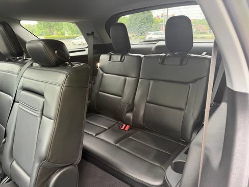 Certified 2023 Ford Explorer XLT w/ Equipment Group 202A AWD/4WD image 20