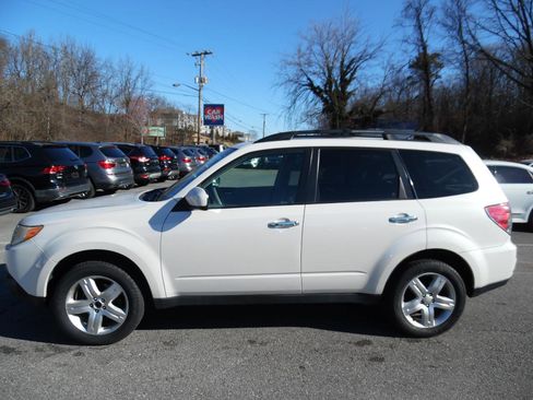 Used 2010 Subaru Forester 2.5X Premium image 2