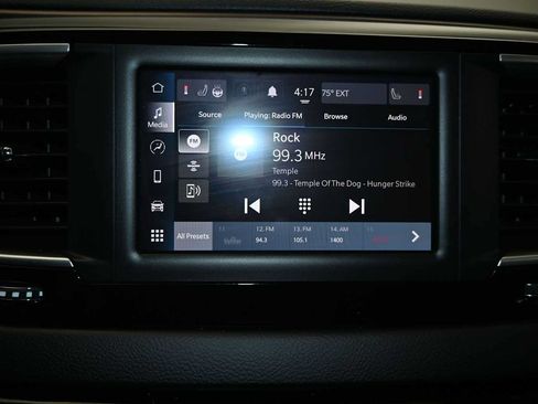 Used 2023 Chrysler Voyager LX FWD image 16