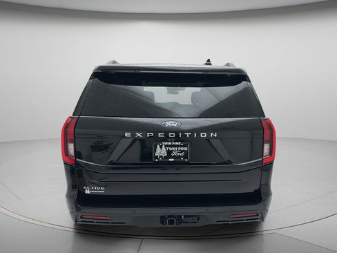 Used 2025 Ford Expedition Active AWD/4WD image 6