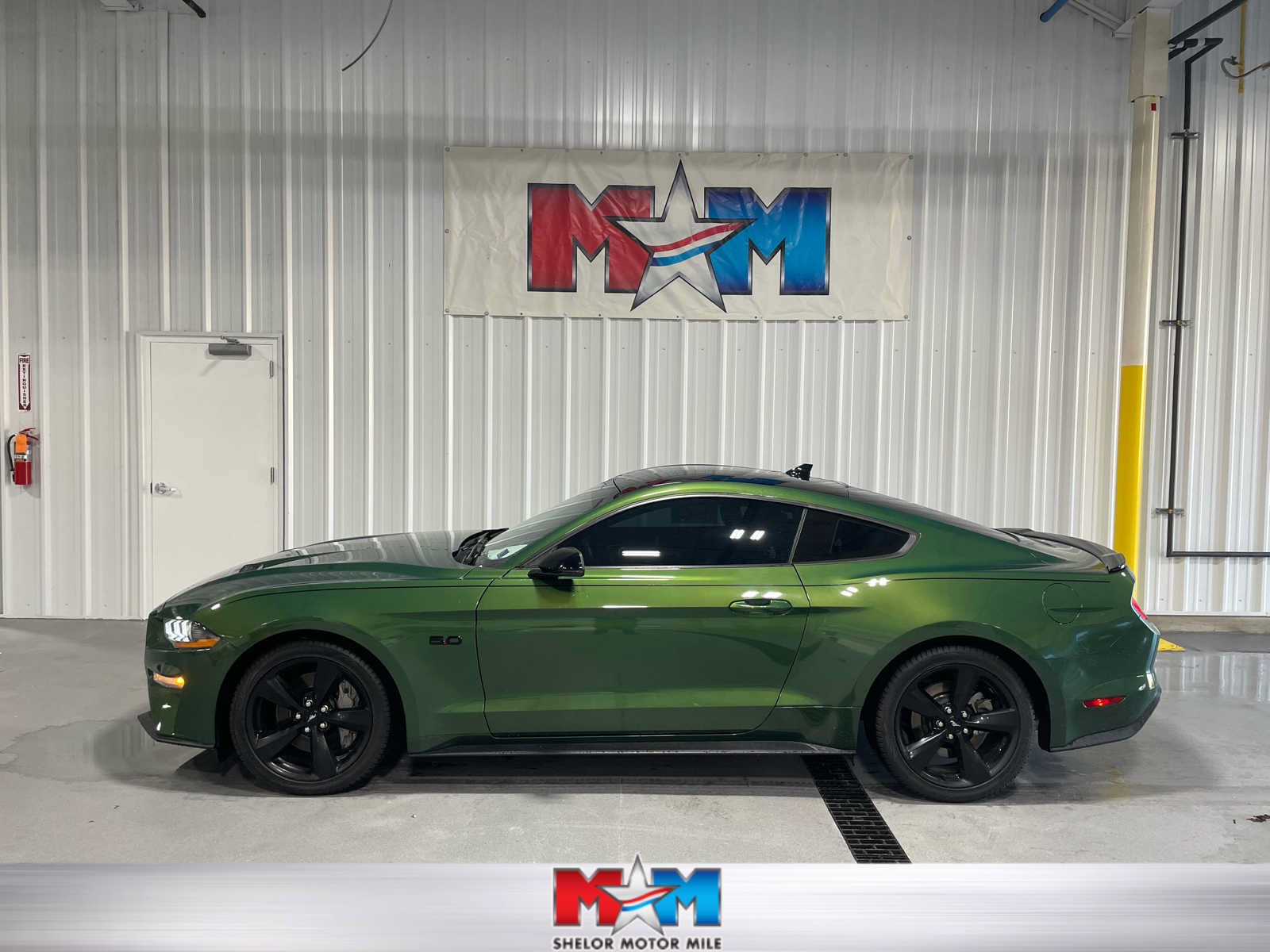 Used 2022 Ford Mustang GT Premium w/ Equipment Group 401A RWD image 1