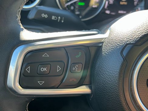 Used 2023 Jeep Wrangler Unlimited Sahara image 24