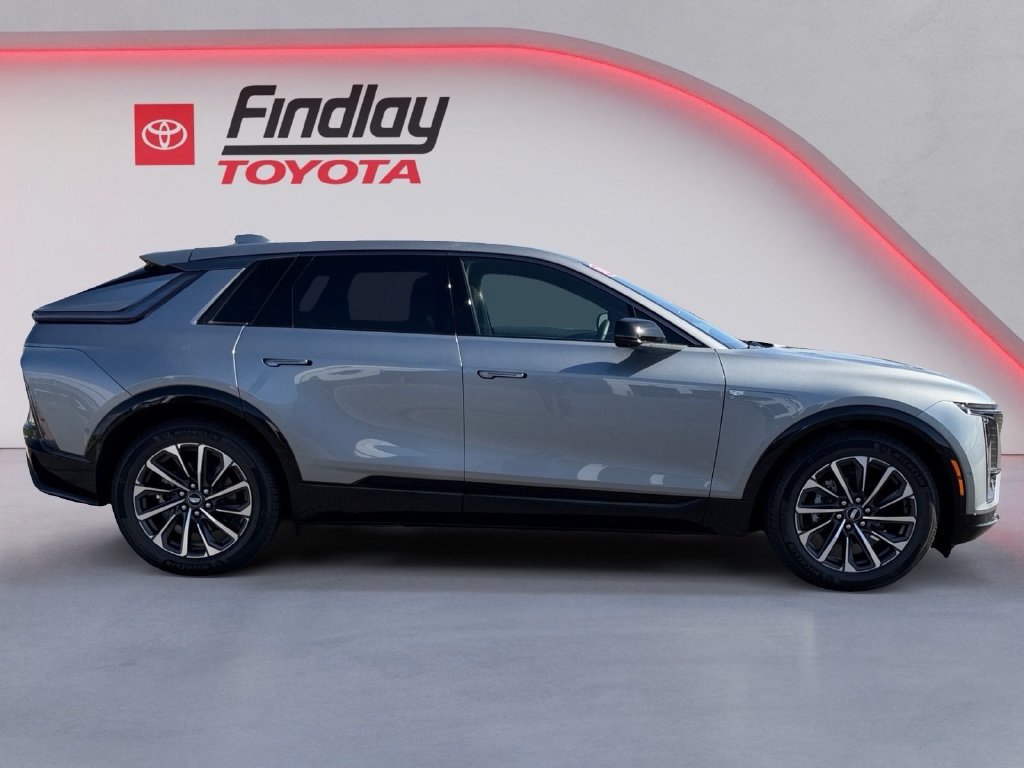 Used 2024 Cadillac Lyriq Sport AWD/4WD image 11