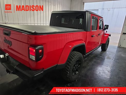 Used 2022 Jeep Gladiator Willys image 27