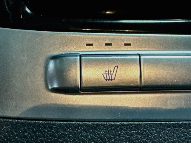 Certified 2023 Kia Carnival EX FWD image 25