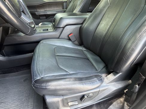 Used 2018 Ford Expedition Limited w/ Equipment Group 301A RWD image 17
