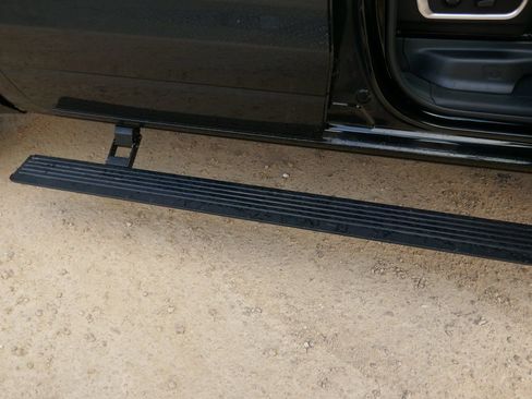 New 2026 RAM 1500 Laramie AWD/4WD image 9