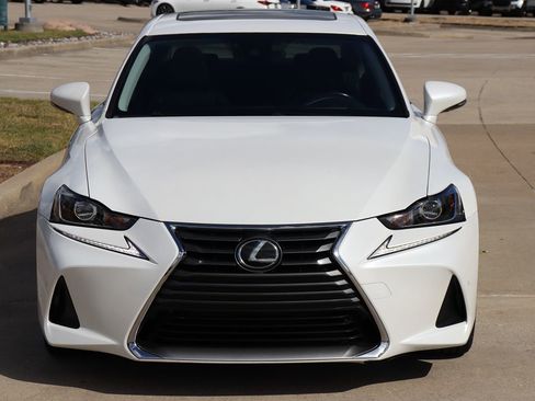 Used 2018 Lexus IS 300 AWD image 3