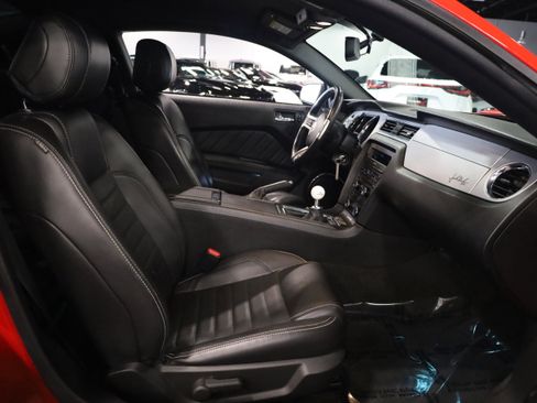 Used 2014 Ford Mustang GT Premium image 32