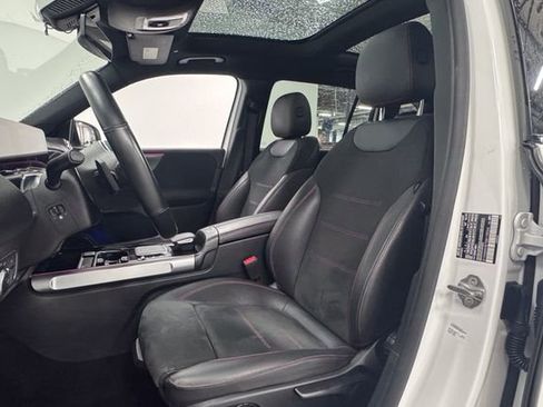 Used 2022 Mercedes-Benz GLB 250 4MATIC image 17