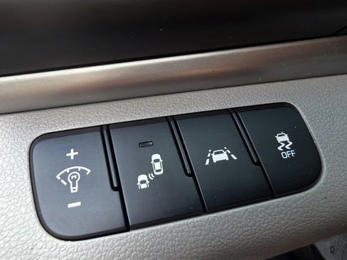 Used 2020 Hyundai Elantra SEL FWD image 10