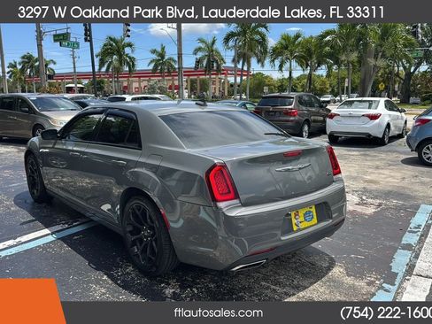 Used 2019 Chrysler 300 Touring w/ Sport Appearance Package RWD image 8
